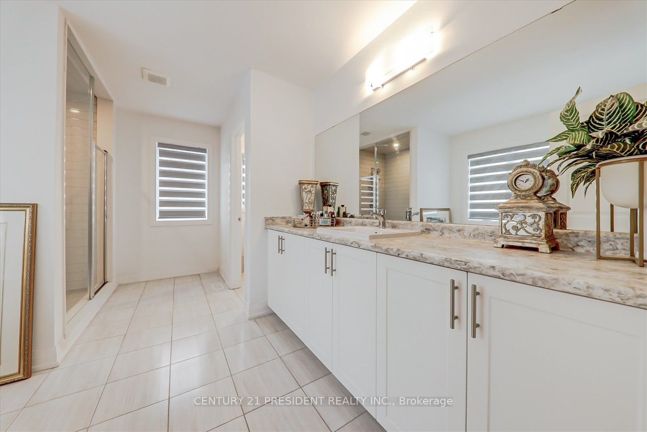 18 Blenheim Circ Property Photo 29
