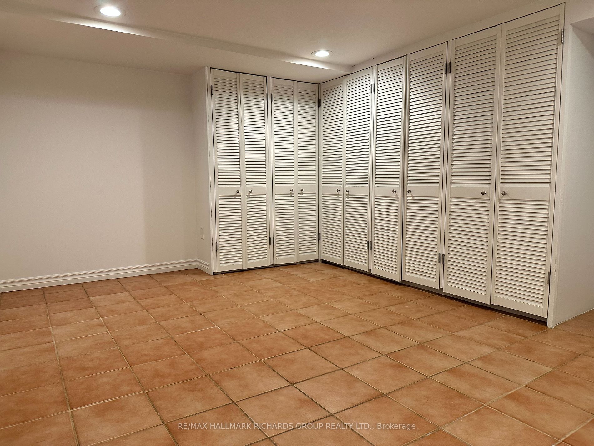 15 Courcelette Rd Property Photo 3