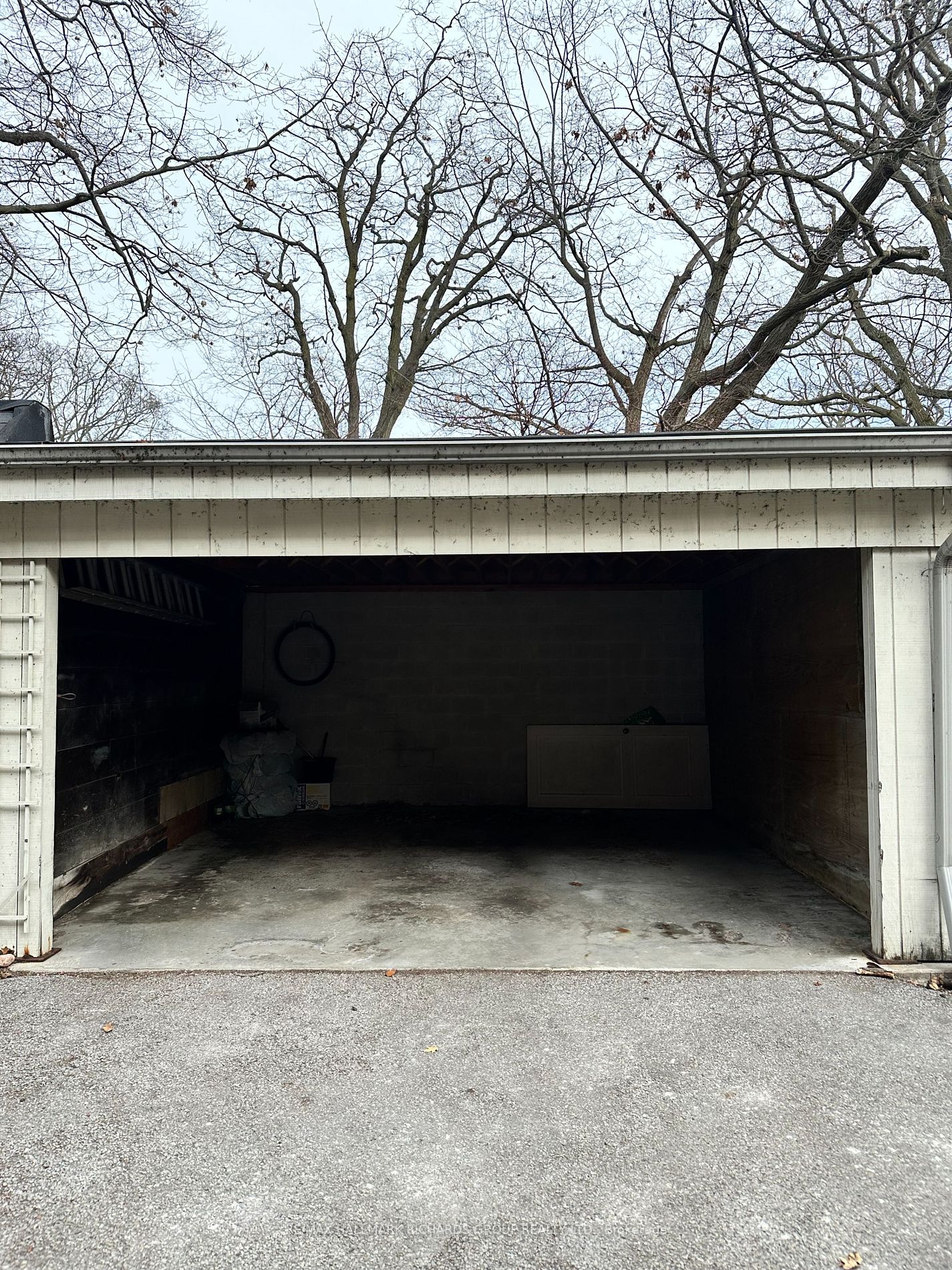 15 Courcelette Rd Property Photo 5