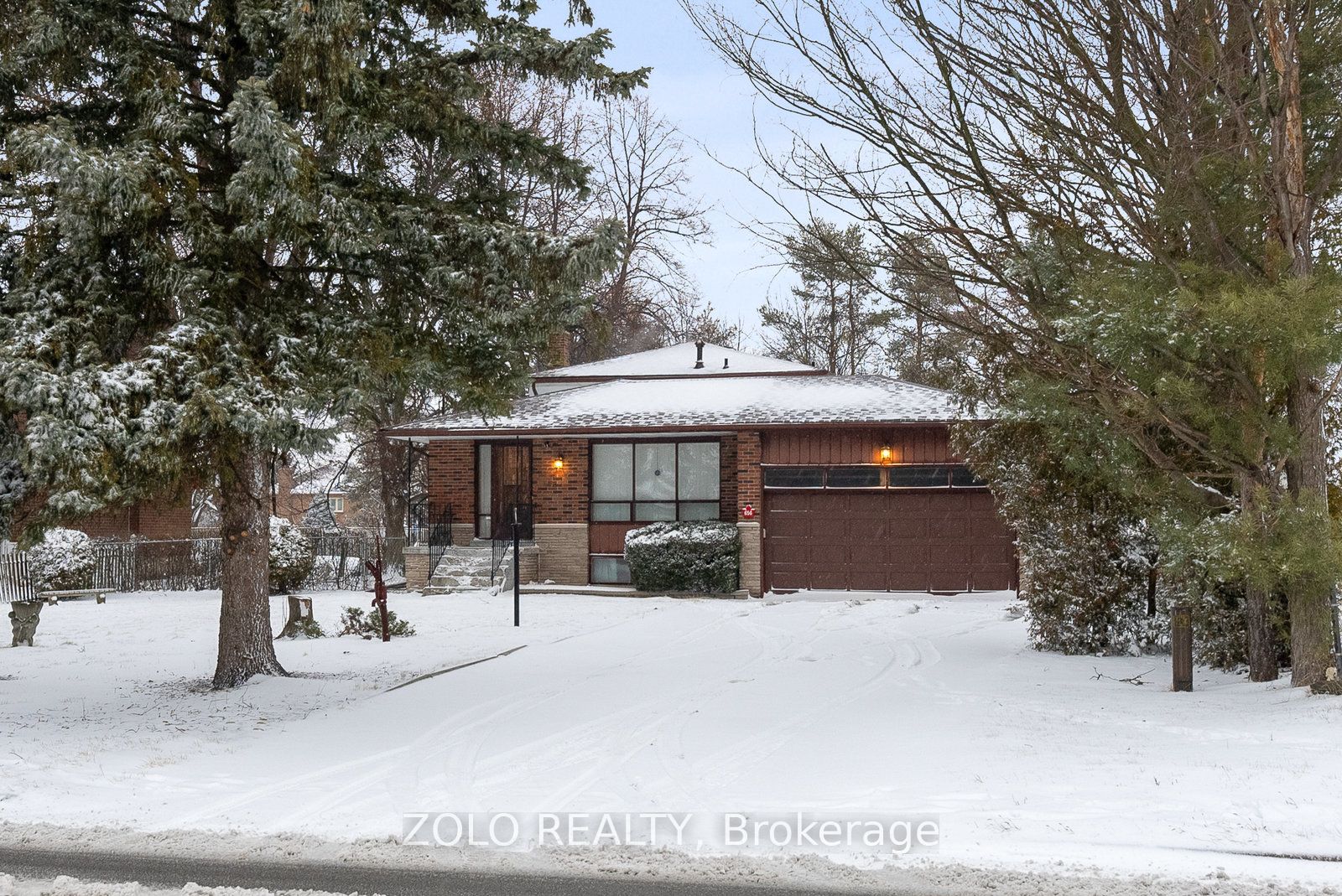 656 Sheppard Ave Property Photo 2
