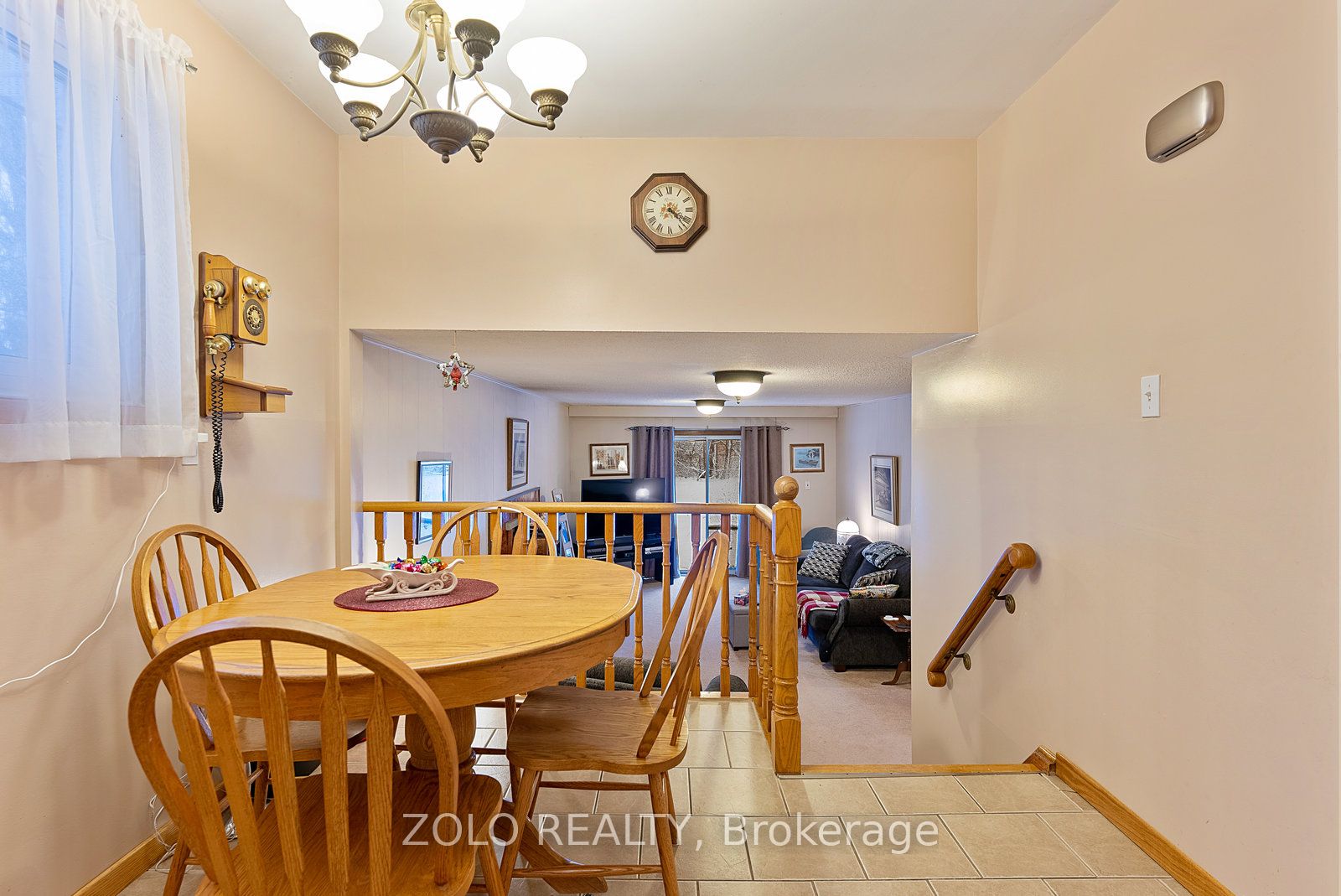 656 Sheppard Ave Property Photo 11