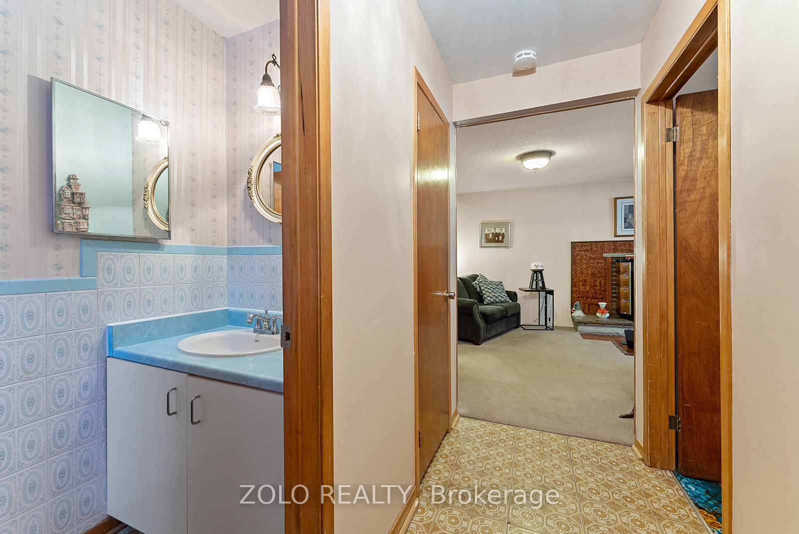 656 Sheppard Ave Property Photo 19