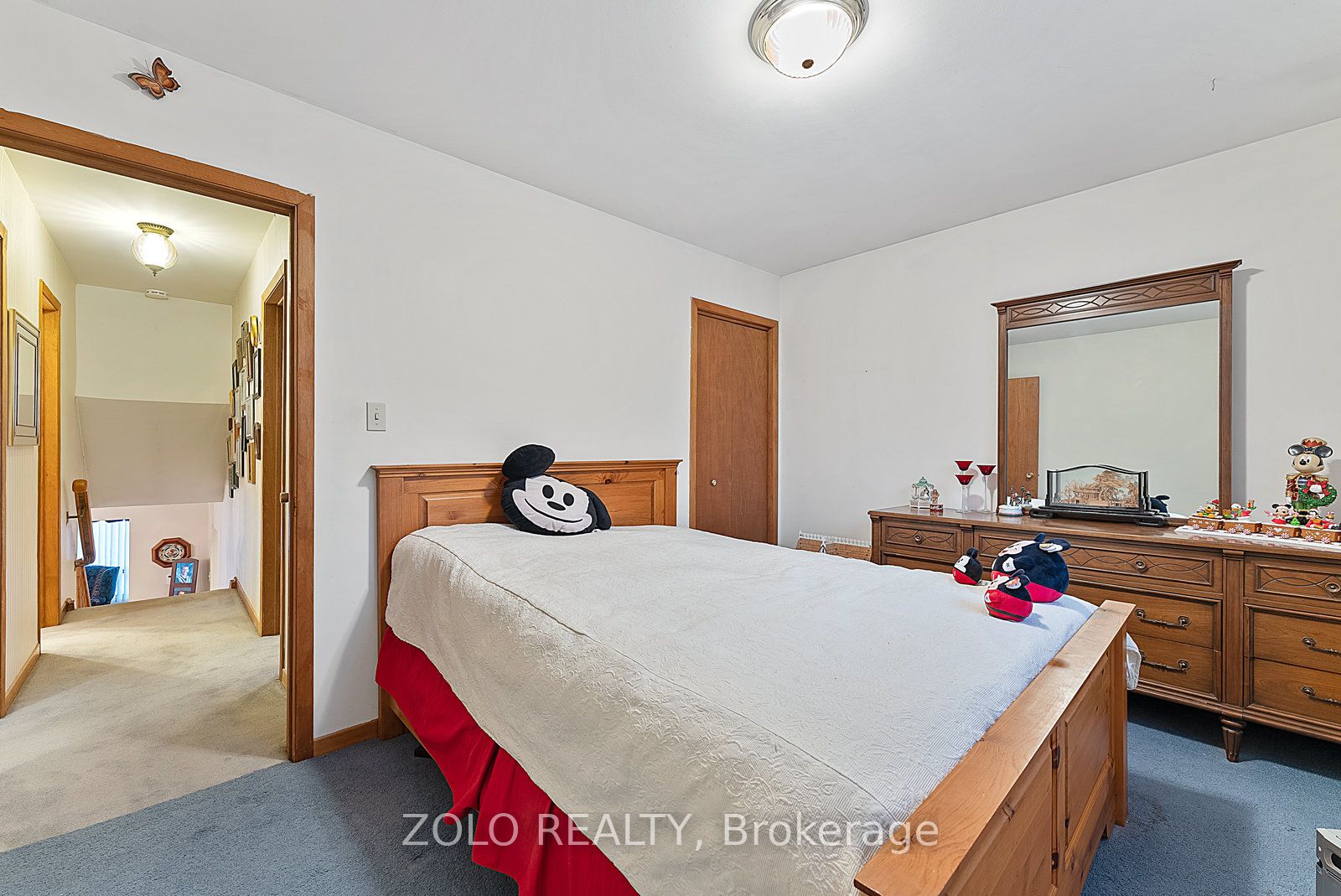 656 Sheppard Ave Property Photo 23