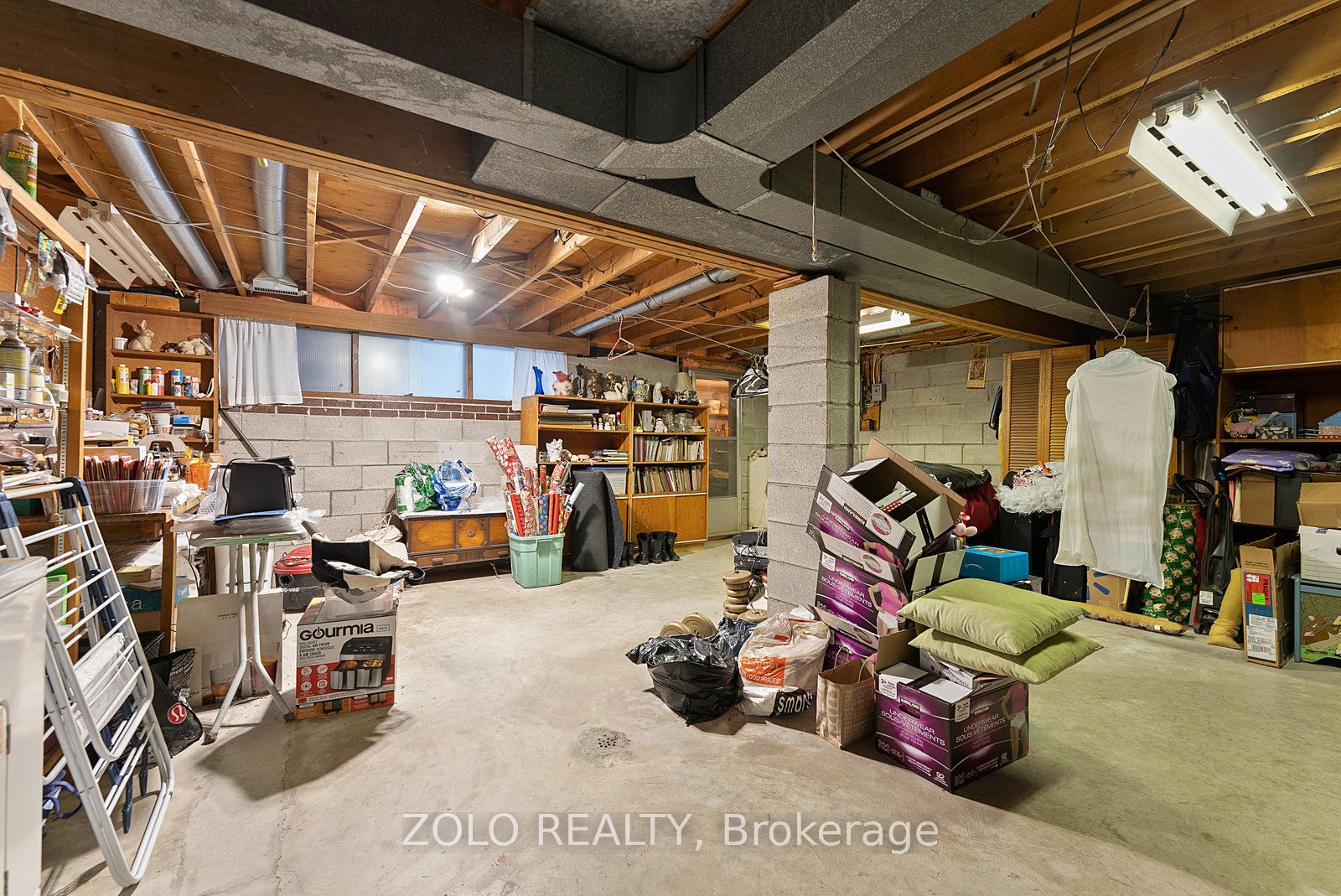 656 Sheppard Ave Property Photo 26
