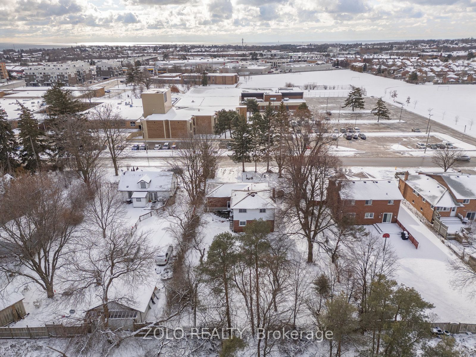 656 Sheppard Ave Property Photo 35