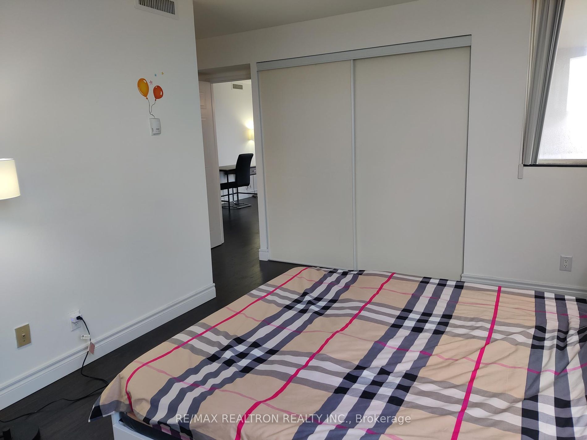 150 Alton Towers Circ 10 Property Photo 10