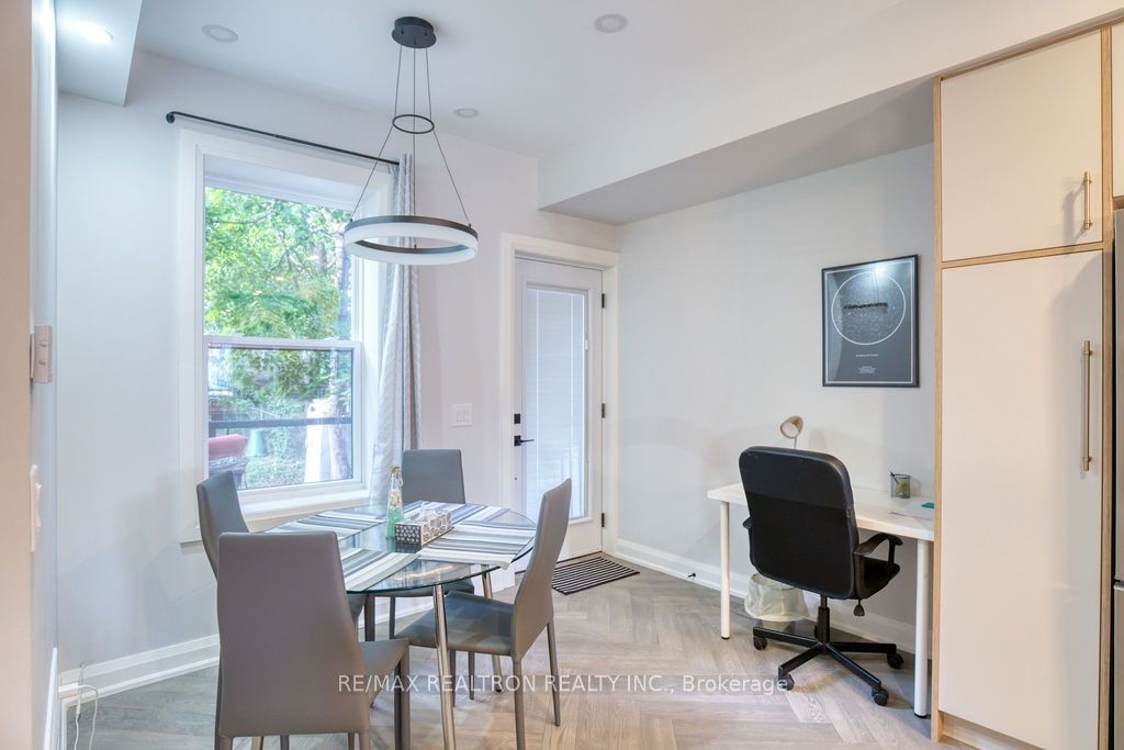 24 Erindale Ave Property Photo 12