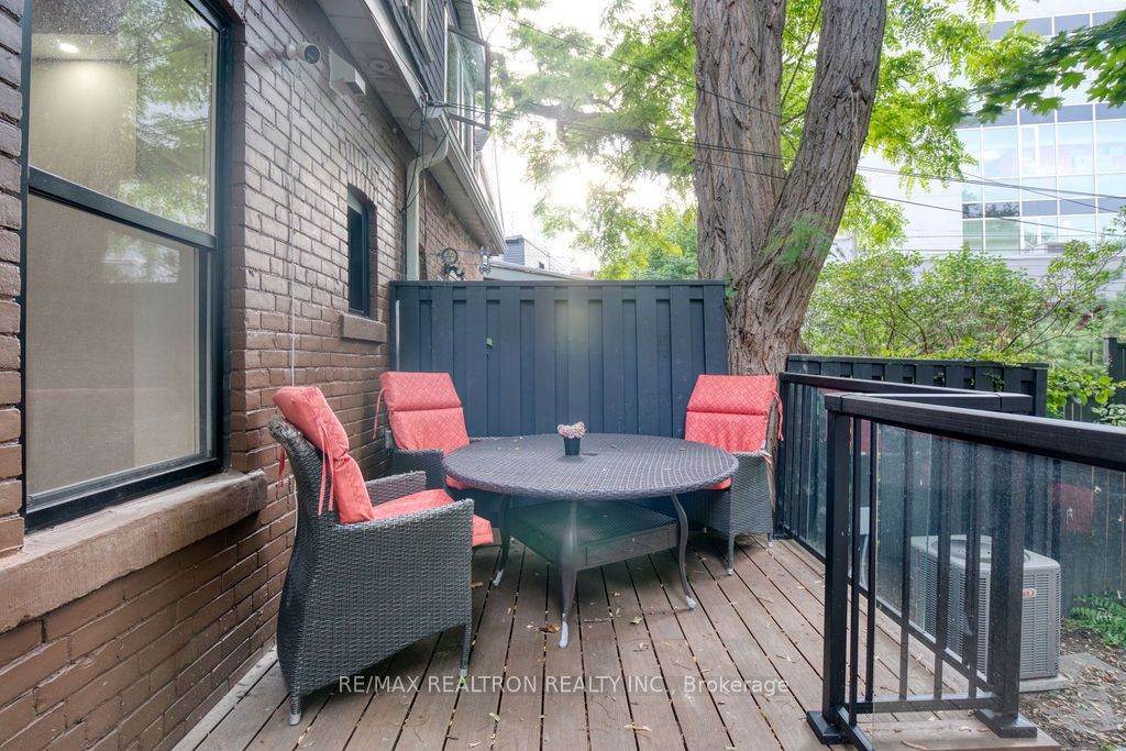 24 Erindale Ave Property Photo 14