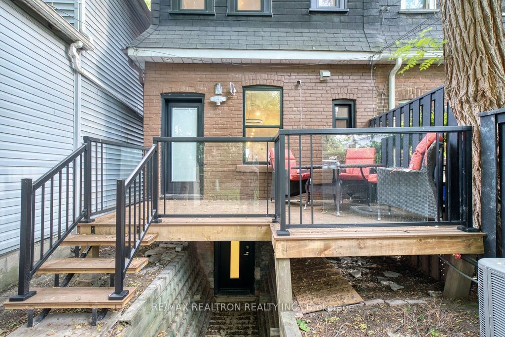 24 Erindale Ave Property Photo 15