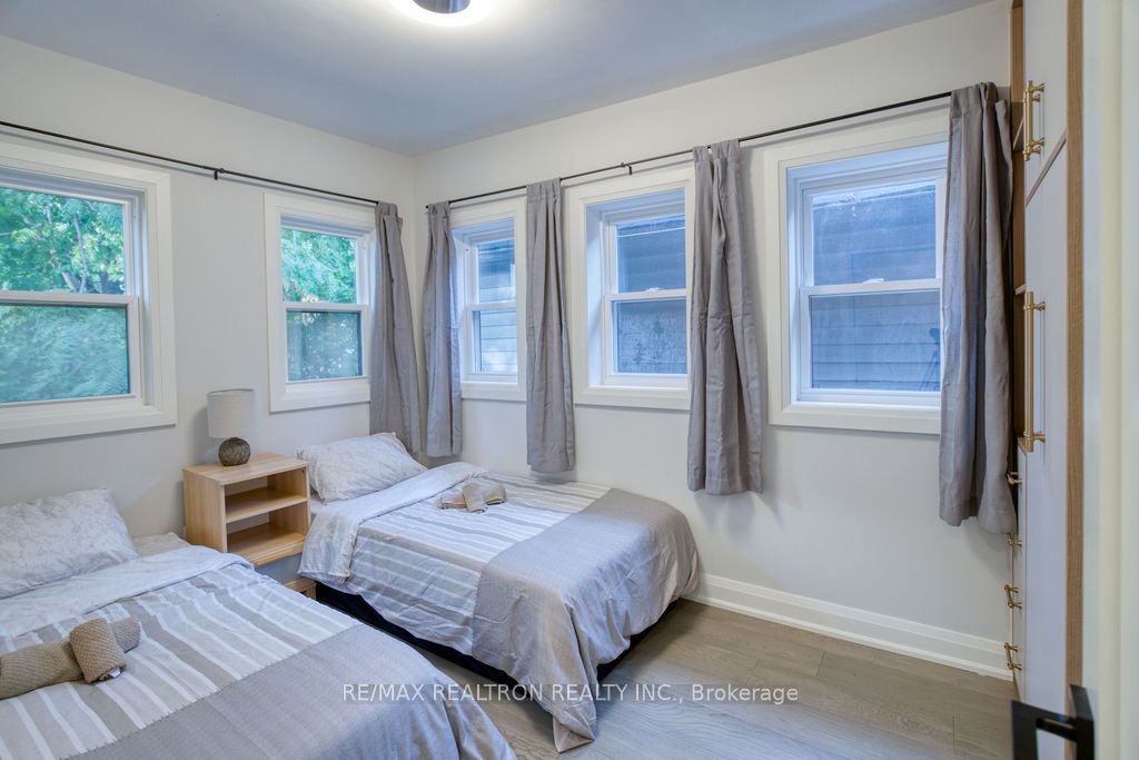 24 Erindale Ave Property Photo 23