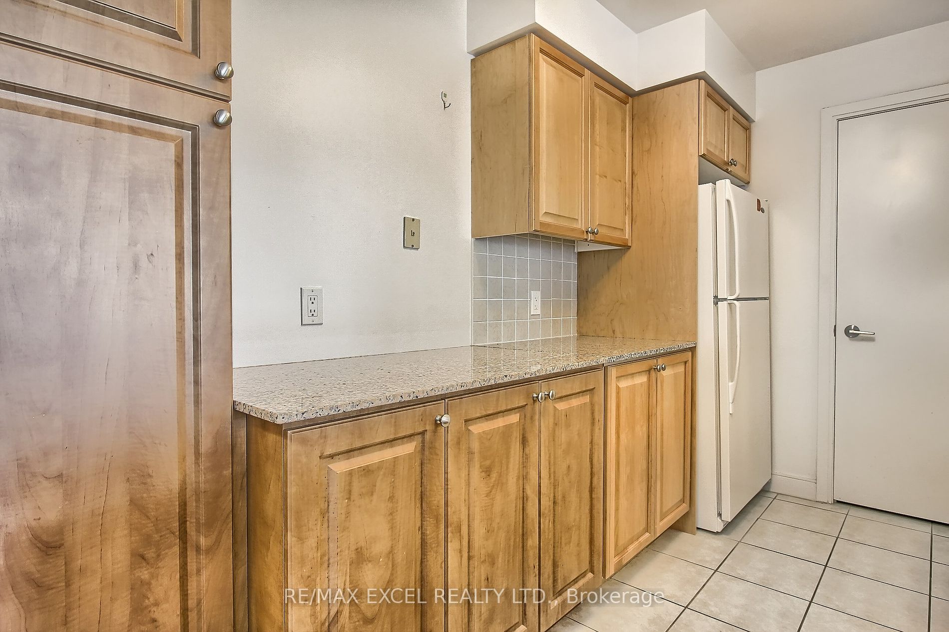 238 Bonis Ave 05 Property Photo 14