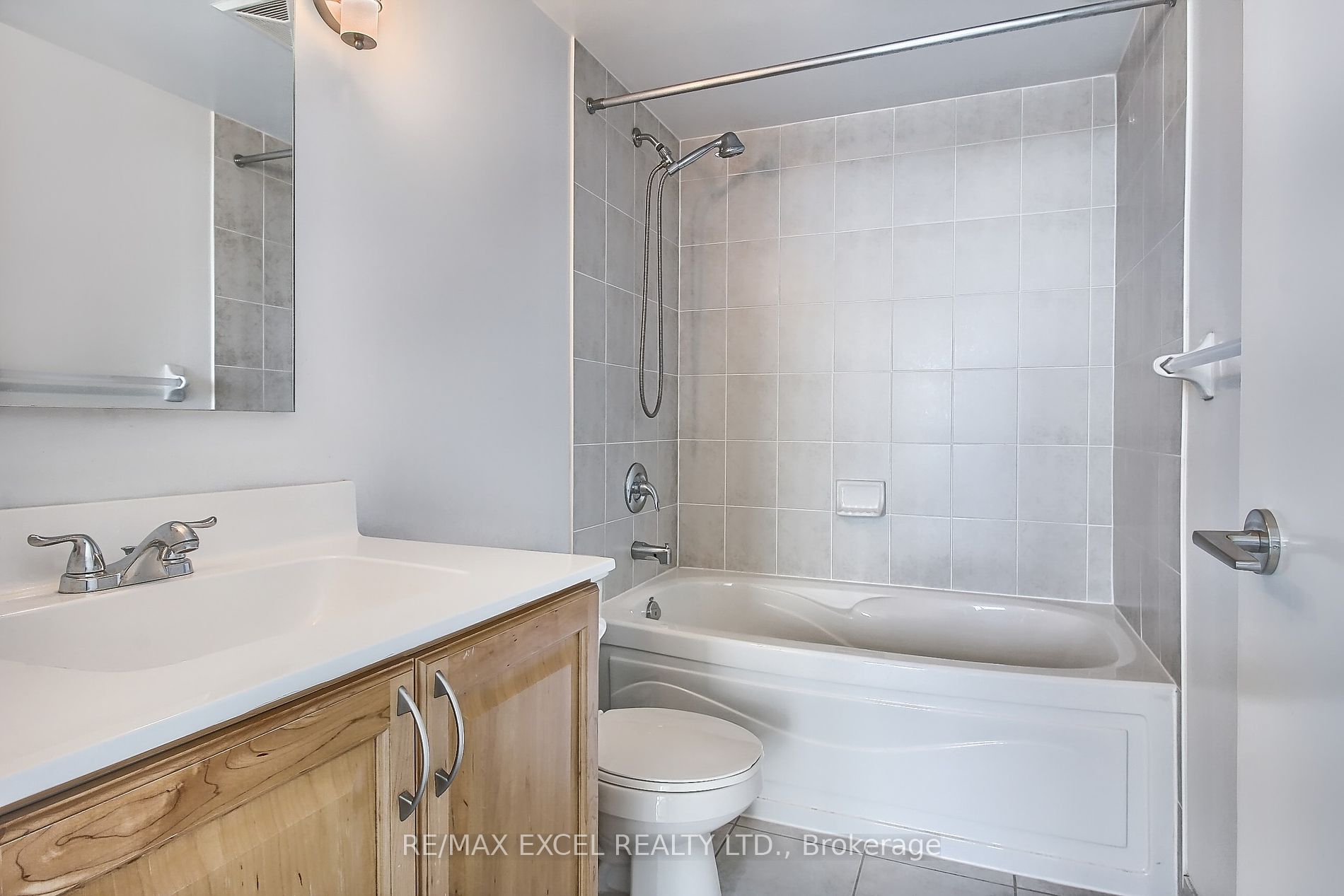 238 Bonis Ave 05 Property Photo 24