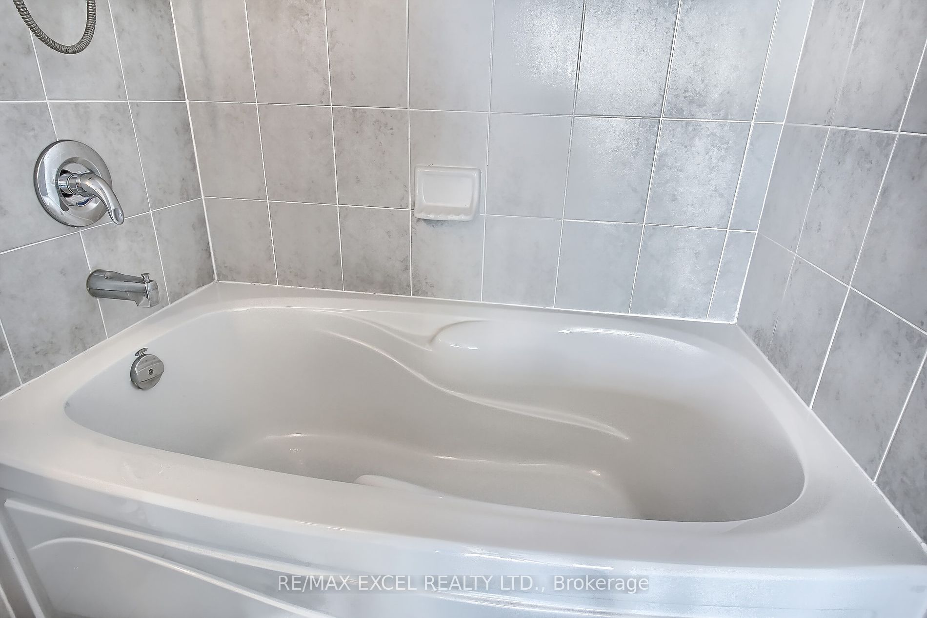 238 Bonis Ave 05 Property Photo 25