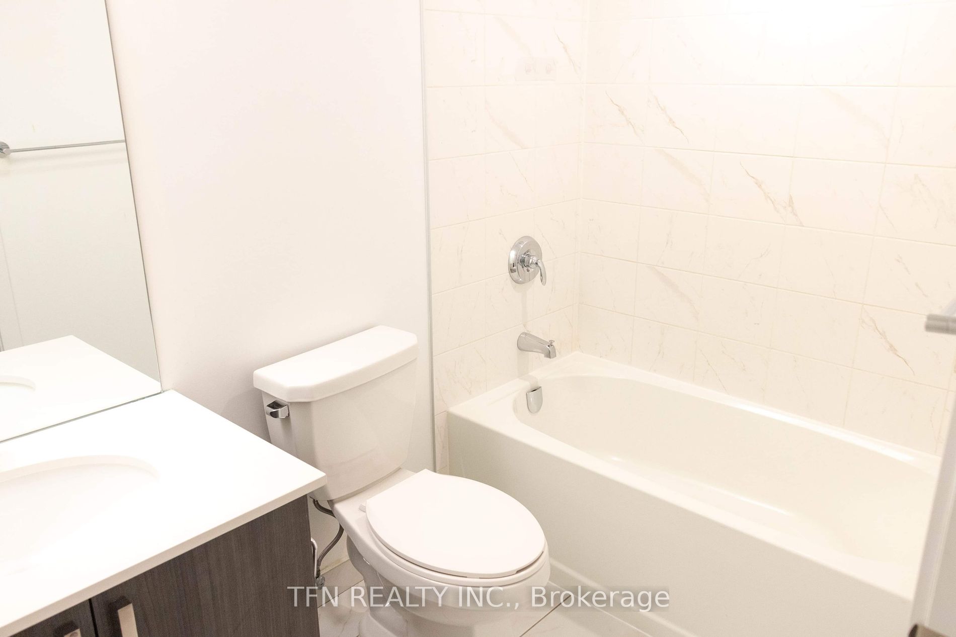 1480 Bayly St 19 Property Photo 7
