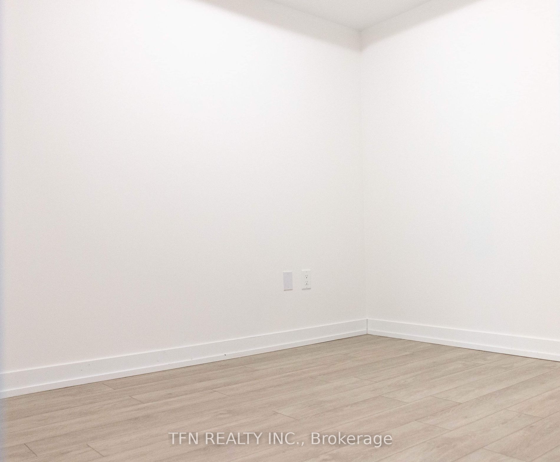 1480 Bayly St 19 Property Photo 8