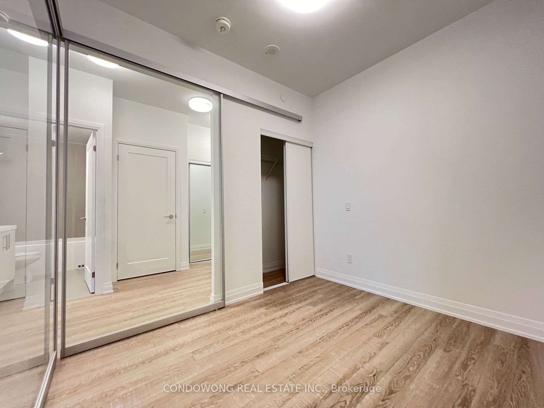 286 Main St 10 Property Photo 6