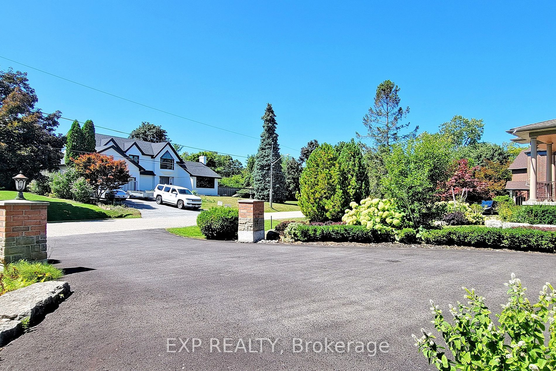 557 Pine Ridge Rd Property Photo 4