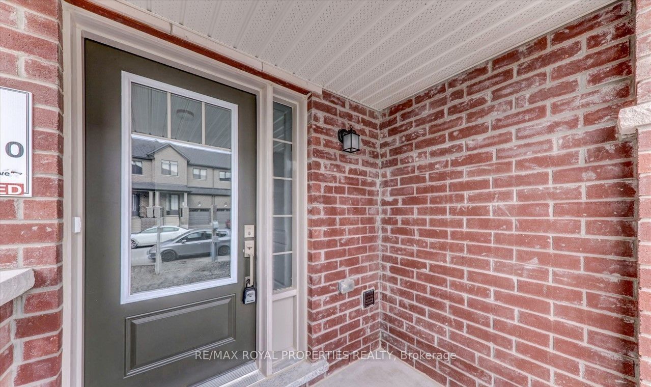 1091 Lockie Dr Property Photo 4