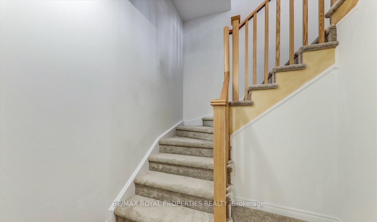1091 Lockie Dr Property Photo 7
