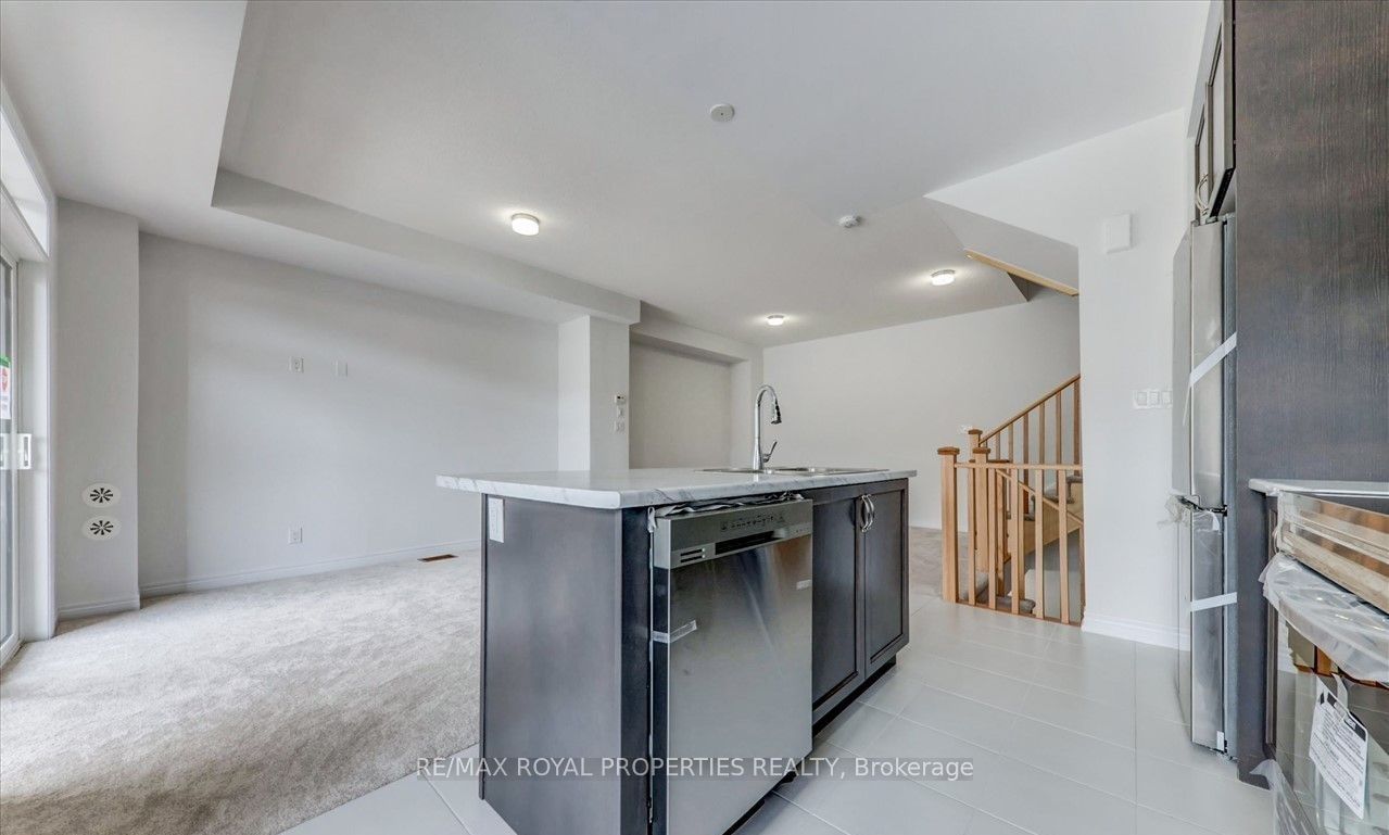 1091 Lockie Dr Property Photo 17