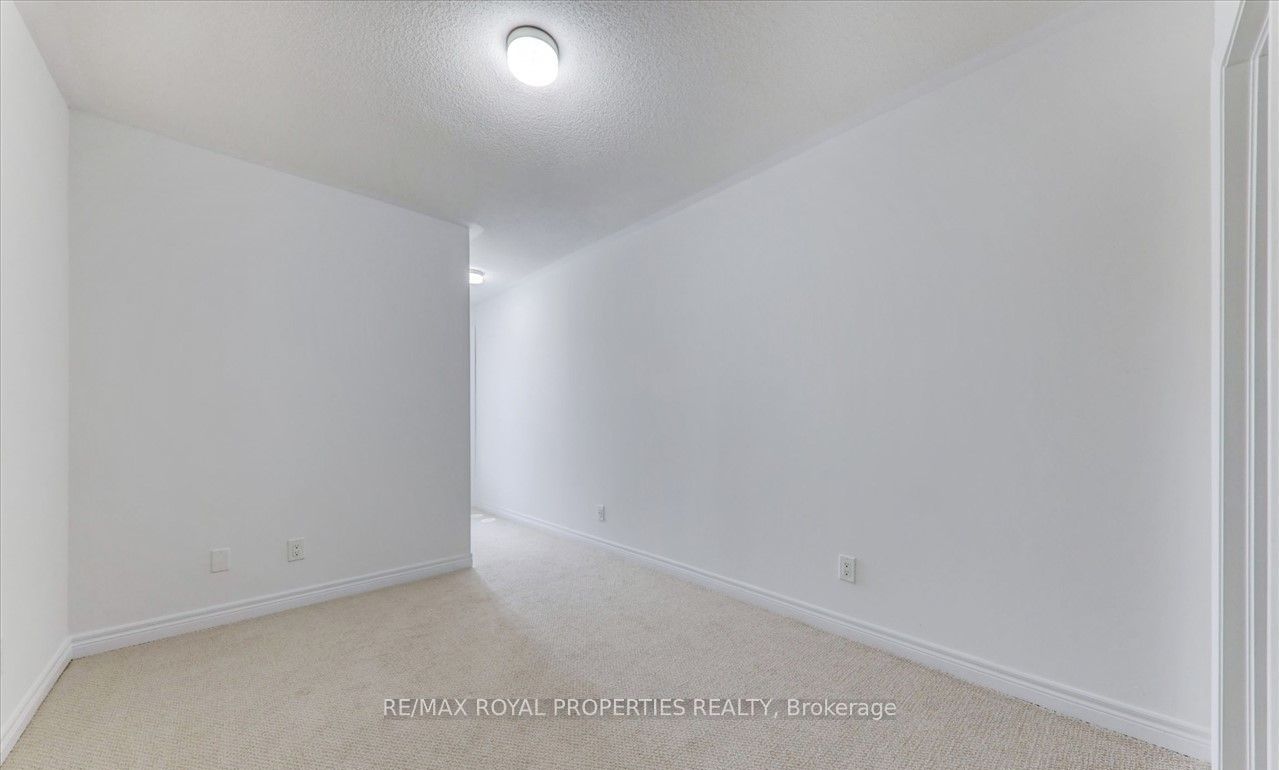 1091 Lockie Dr Property Photo 20