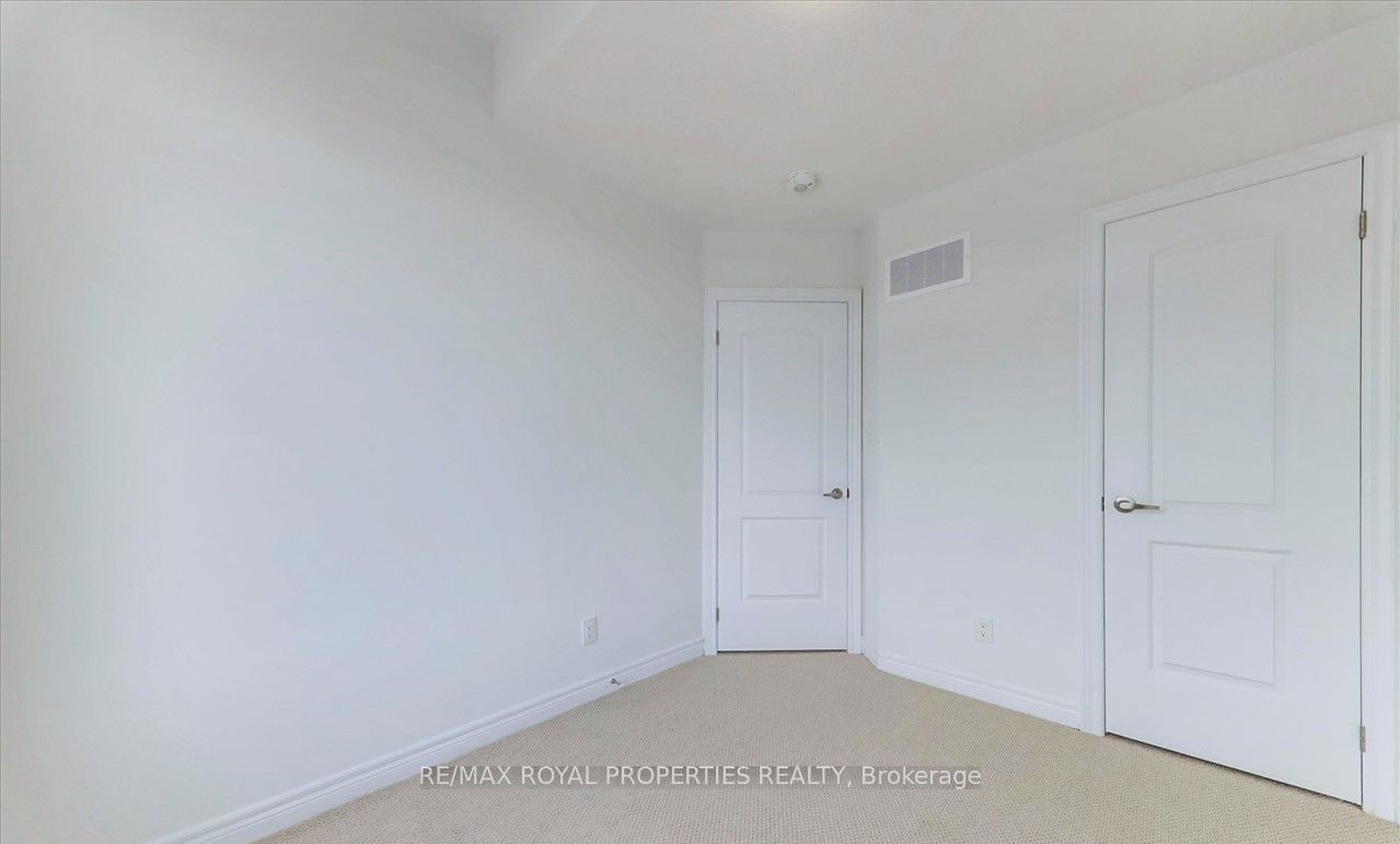 1091 Lockie Dr Property Photo 28