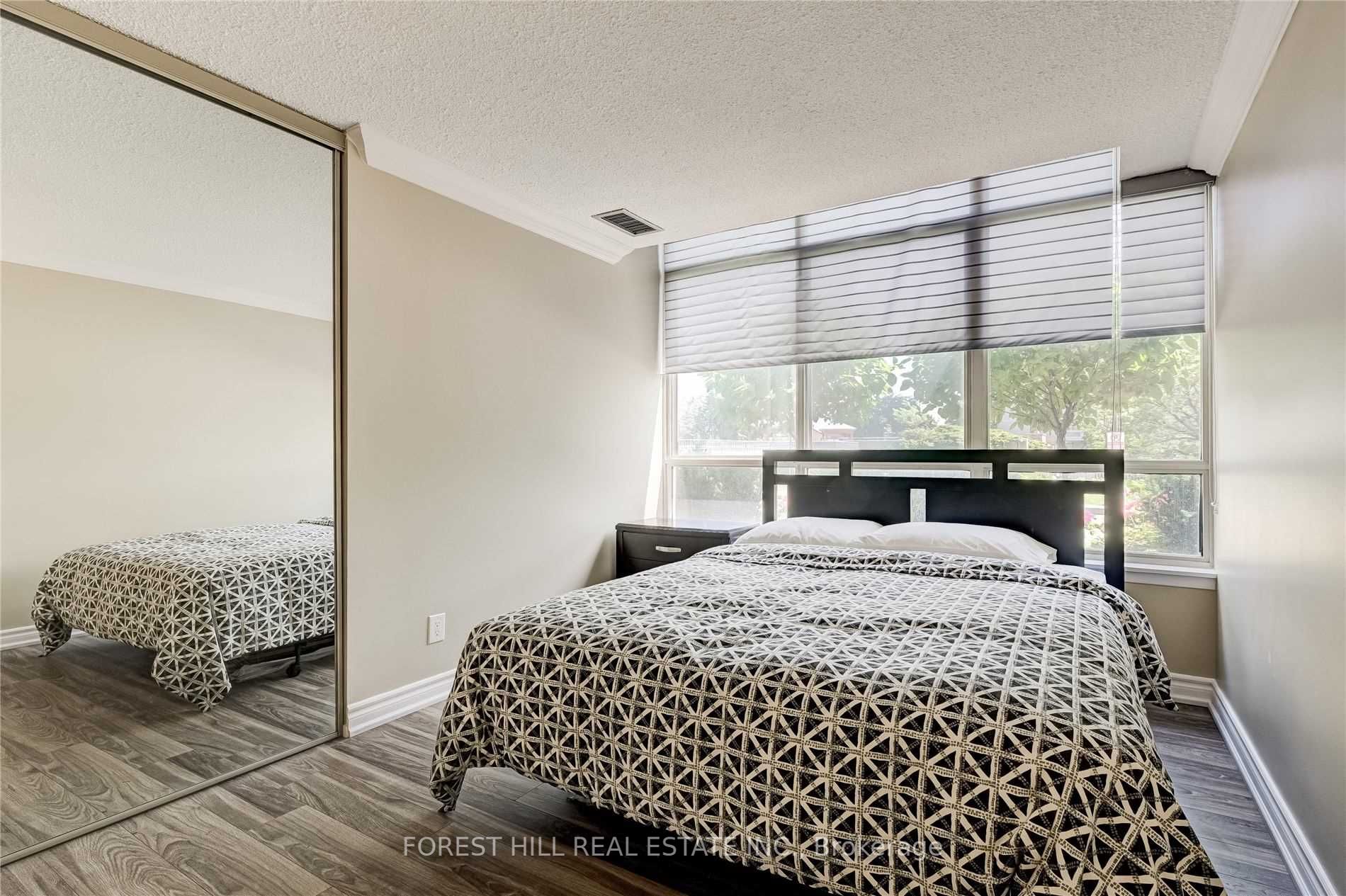 275 Bamburgh Circ 1 Property Photo 20