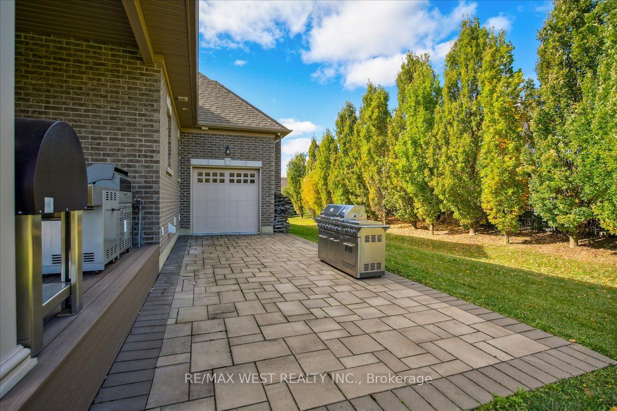 15 Monterey Crt Property Photo 36