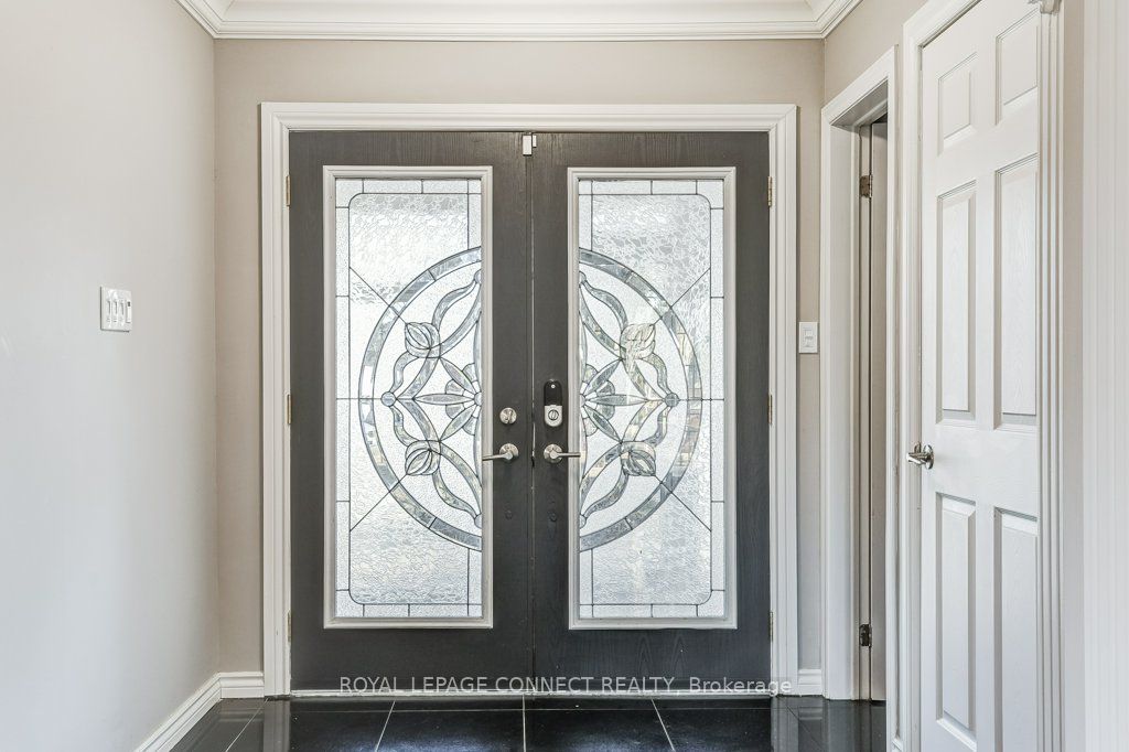 70 Dunstall Cres Property Photo 4