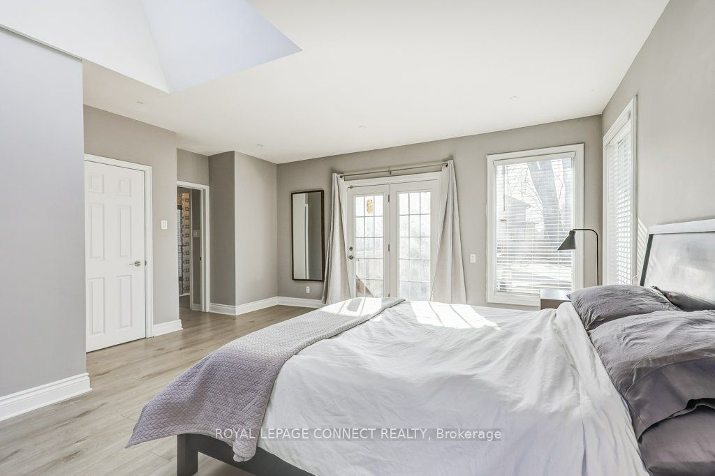 70 Dunstall Cres Property Photo 5
