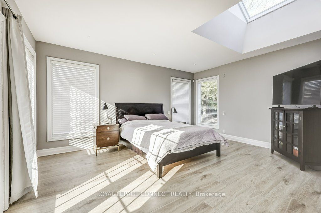 70 Dunstall Cres Property Photo 6