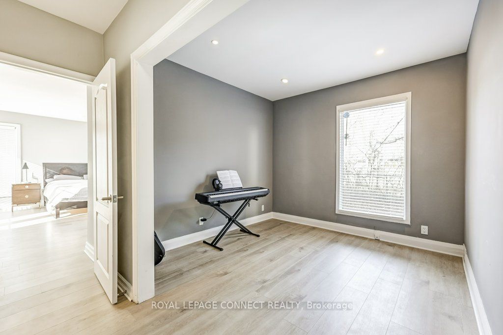 70 Dunstall Cres Property Photo 8