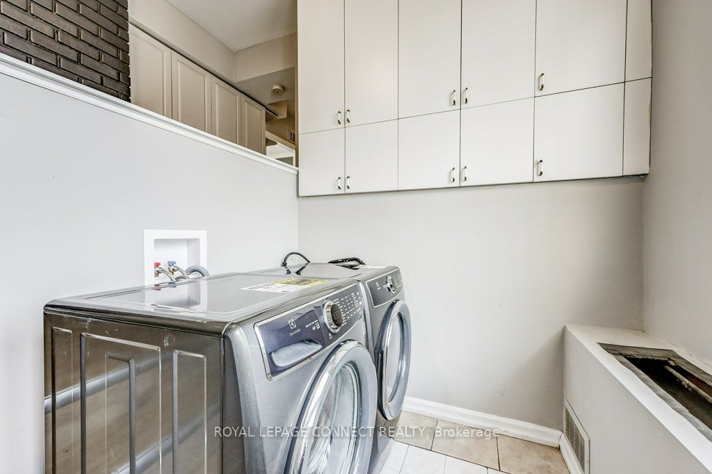70 Dunstall Cres Property Photo 9