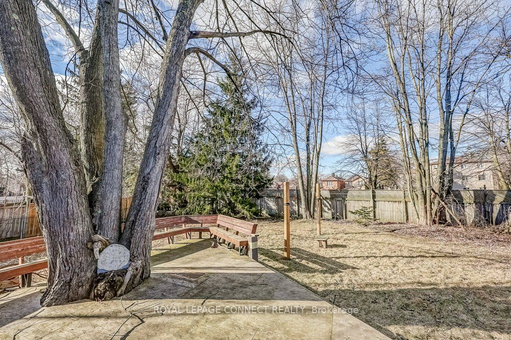 70 Dunstall Cres Property Photo 22