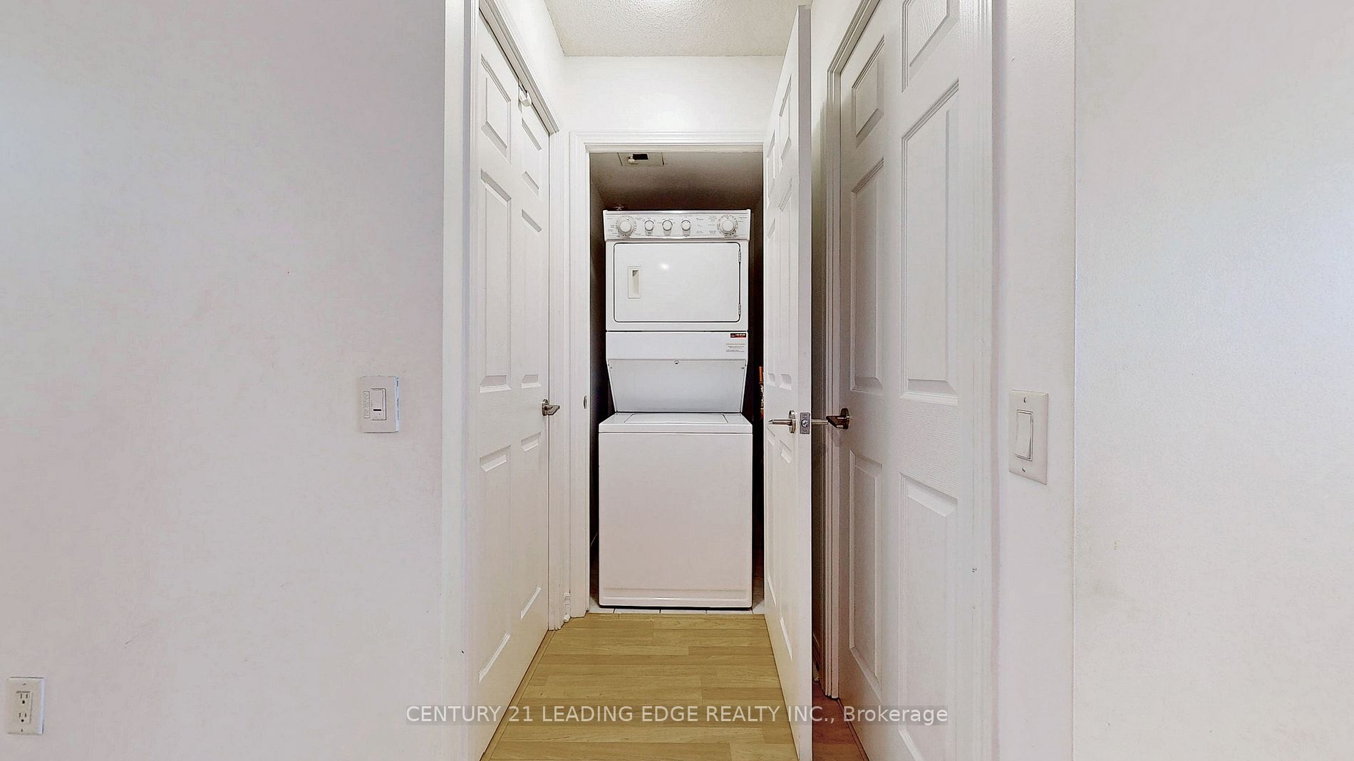 83 Borough Dr 1 Property Photo 28