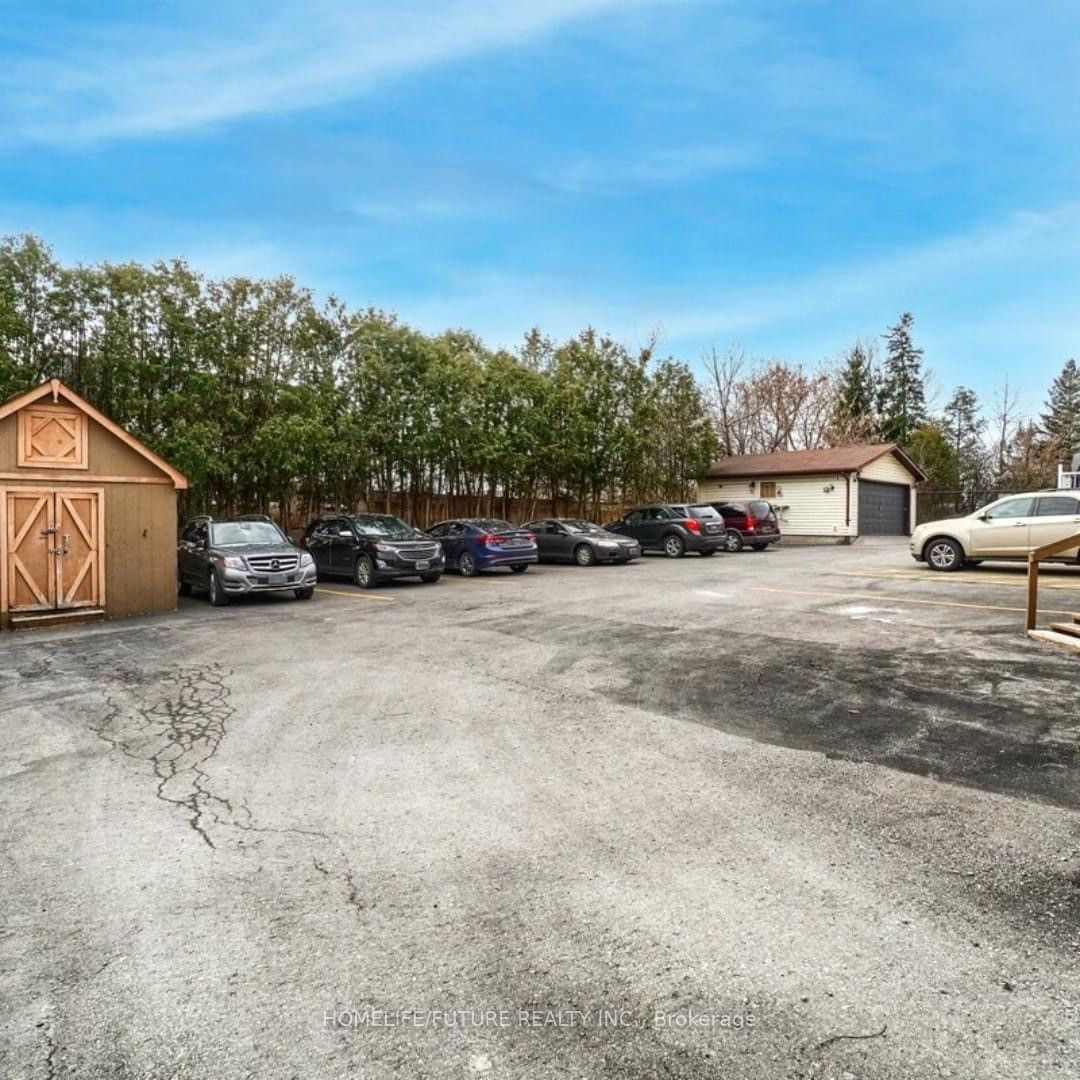 717 King St W Property Photo 8