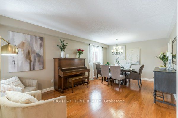 320 Ryerson Cres Property Photo 5