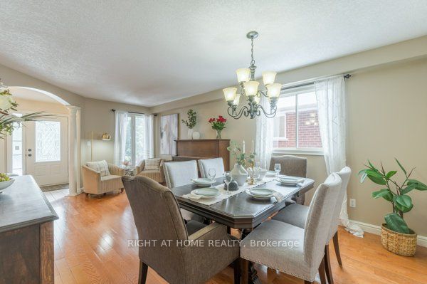 320 Ryerson Cres Property Photo 8