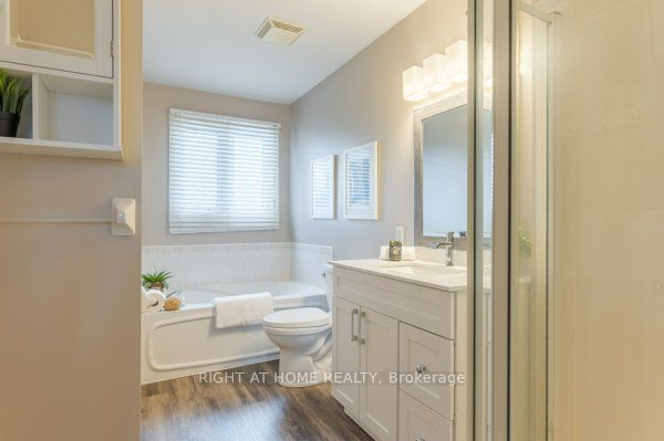 320 Ryerson Cres Property Photo 24