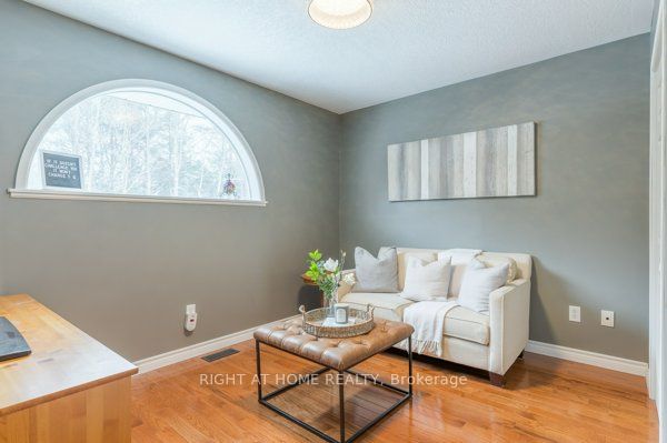 320 Ryerson Cres Property Photo 25