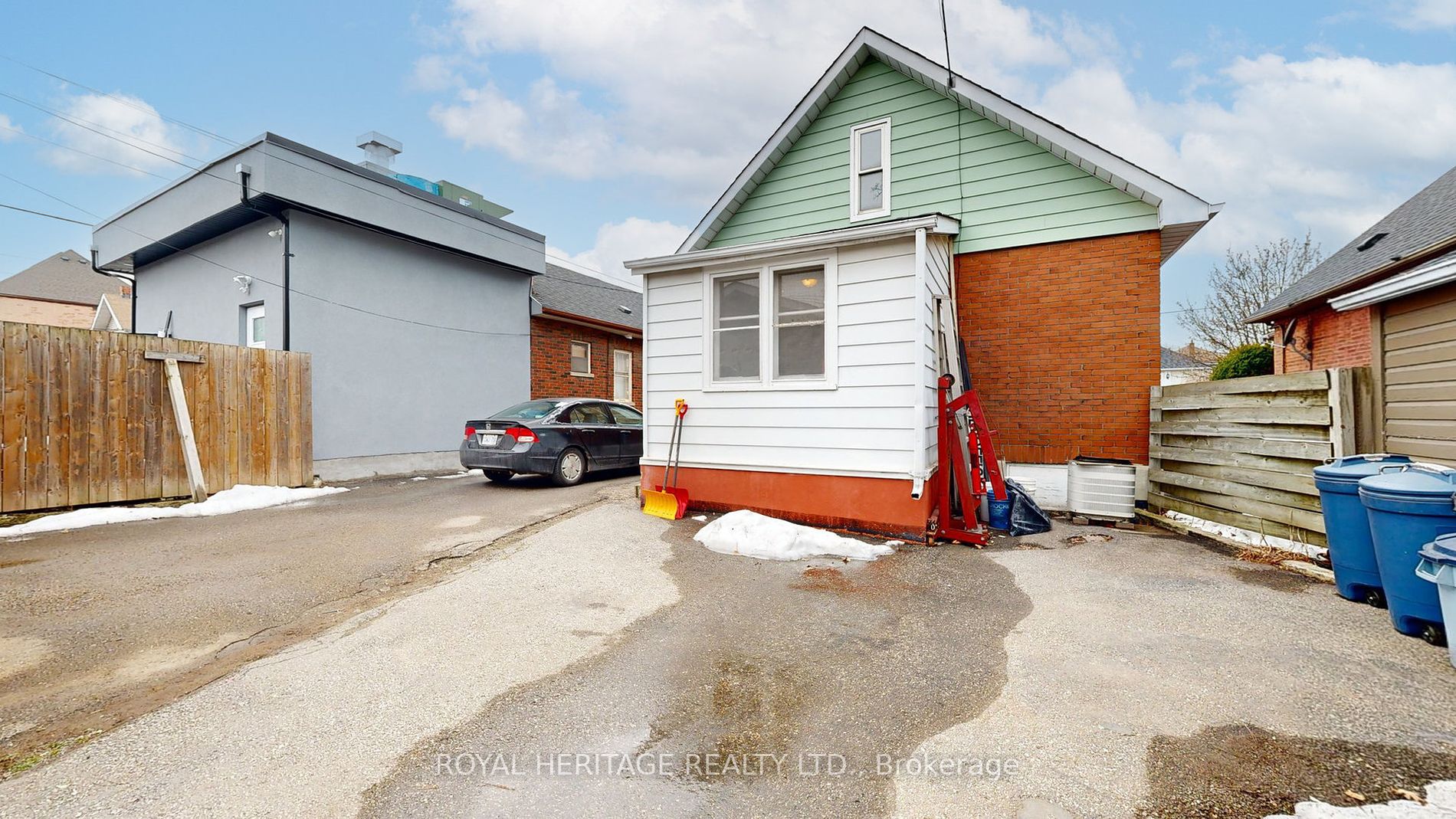 43 Gladstone Ave Property Photo 13