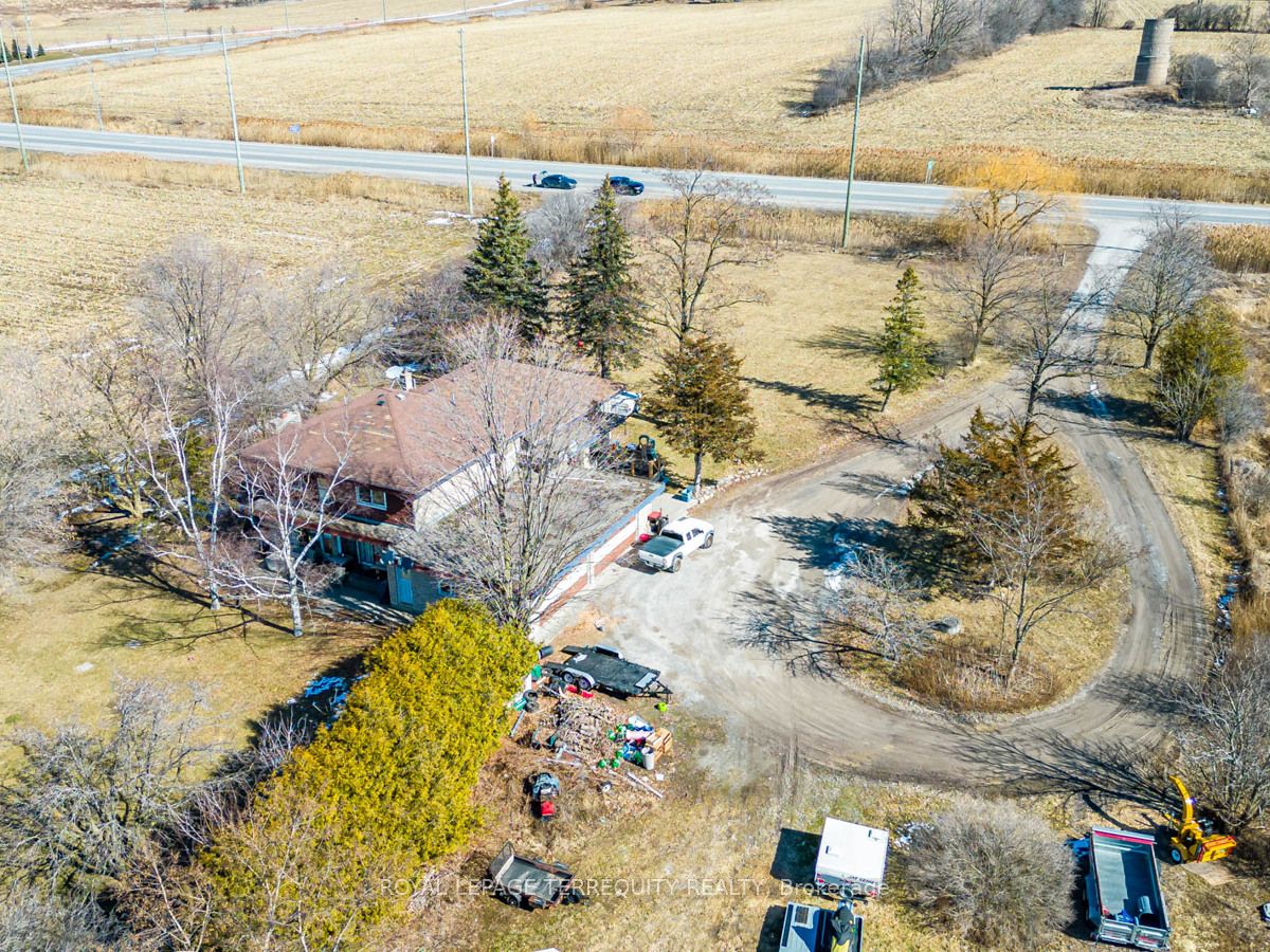 2676 Harmony Rd N Property Photo 4