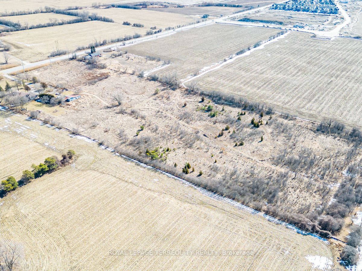 2676 Harmony Rd N Property Photo 11