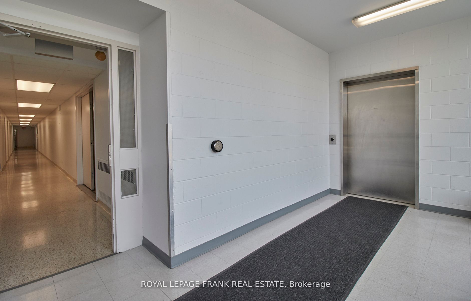 300 King St W Property Photo 19