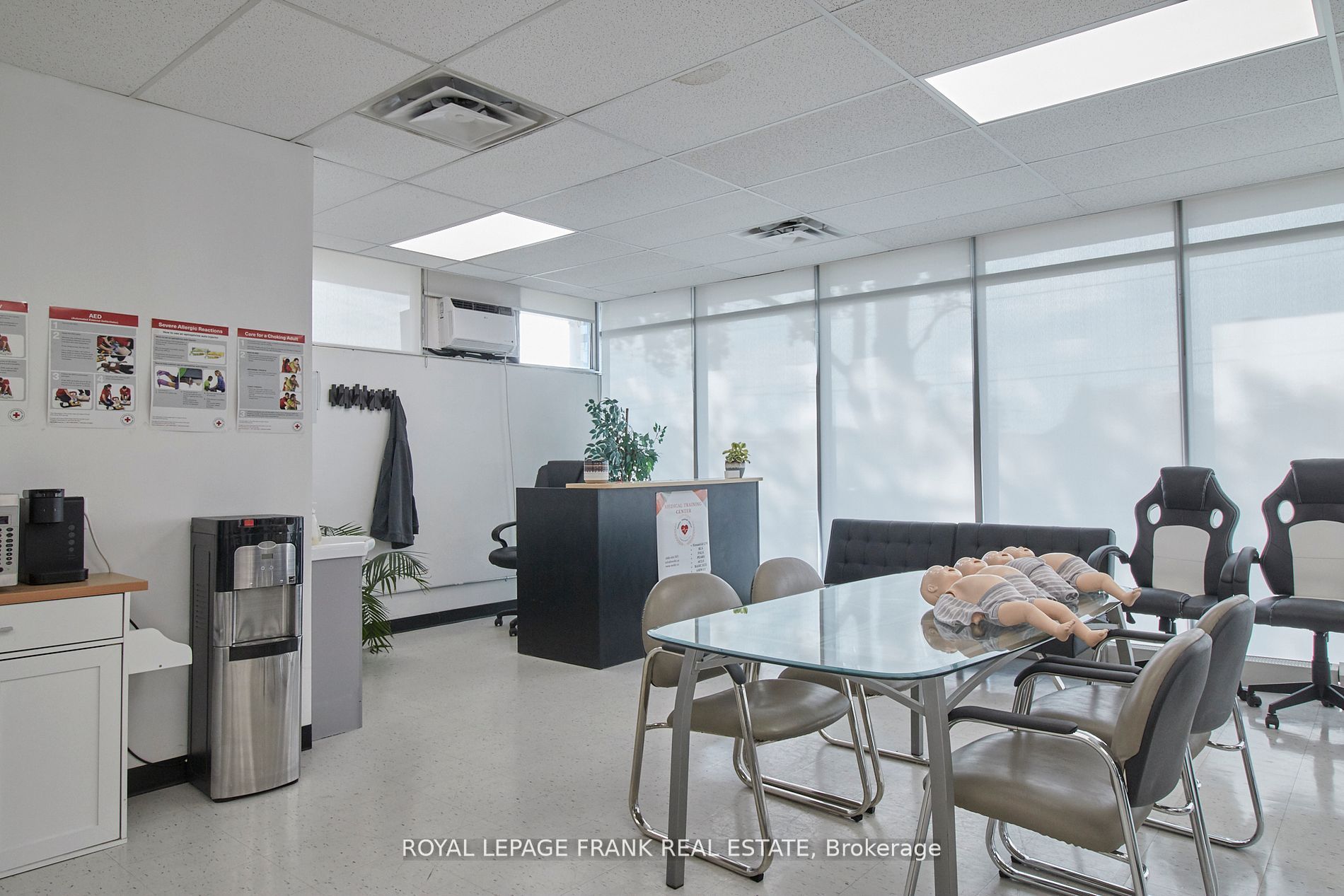 300 King St W Property Photo 25