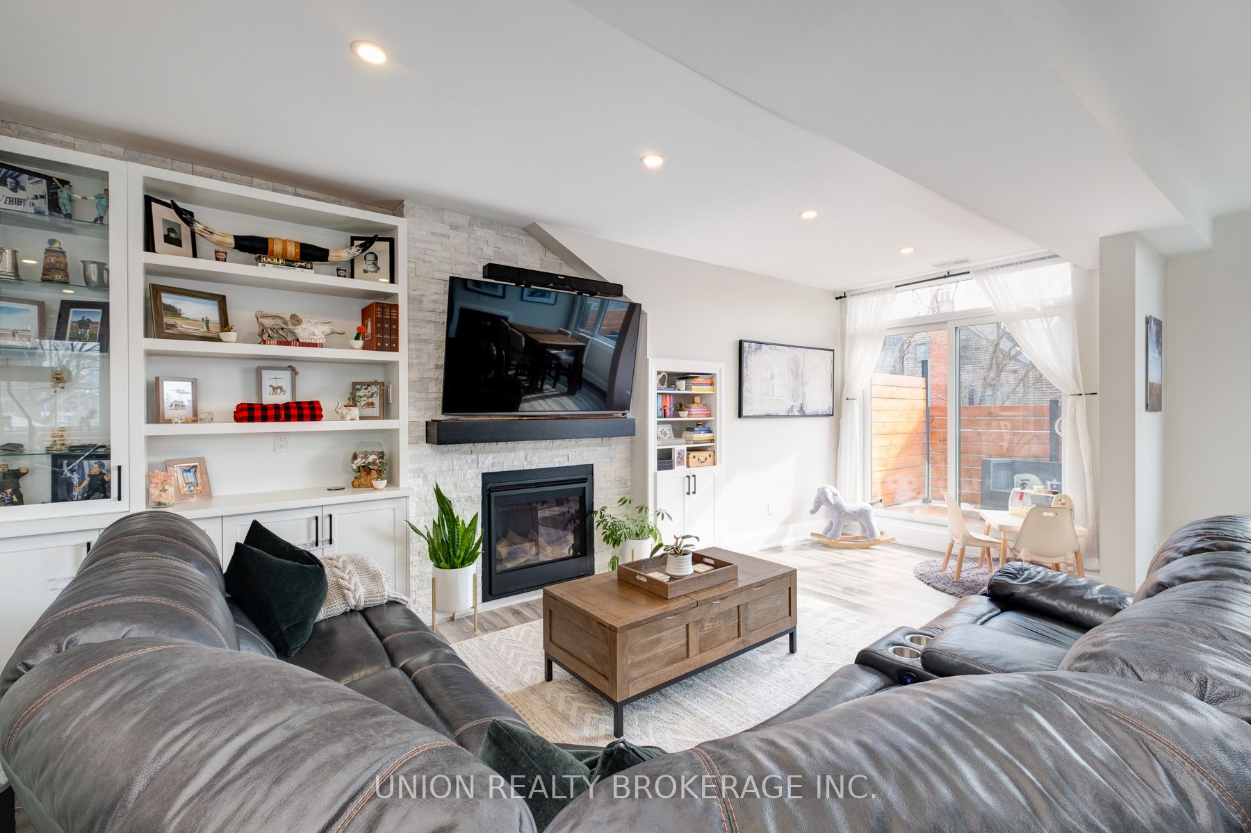 11 Ellerbeck St Property Photo 7