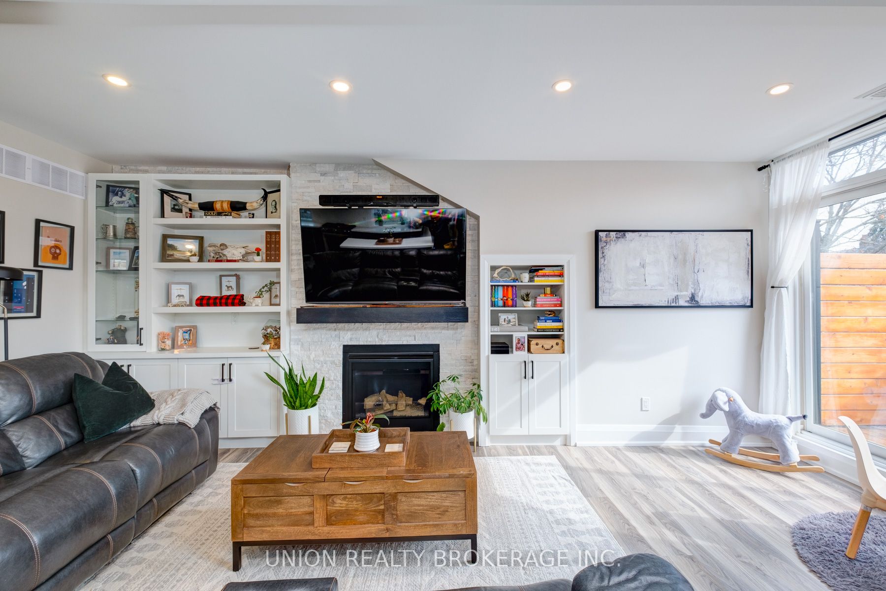 11 Ellerbeck St Property Photo 8