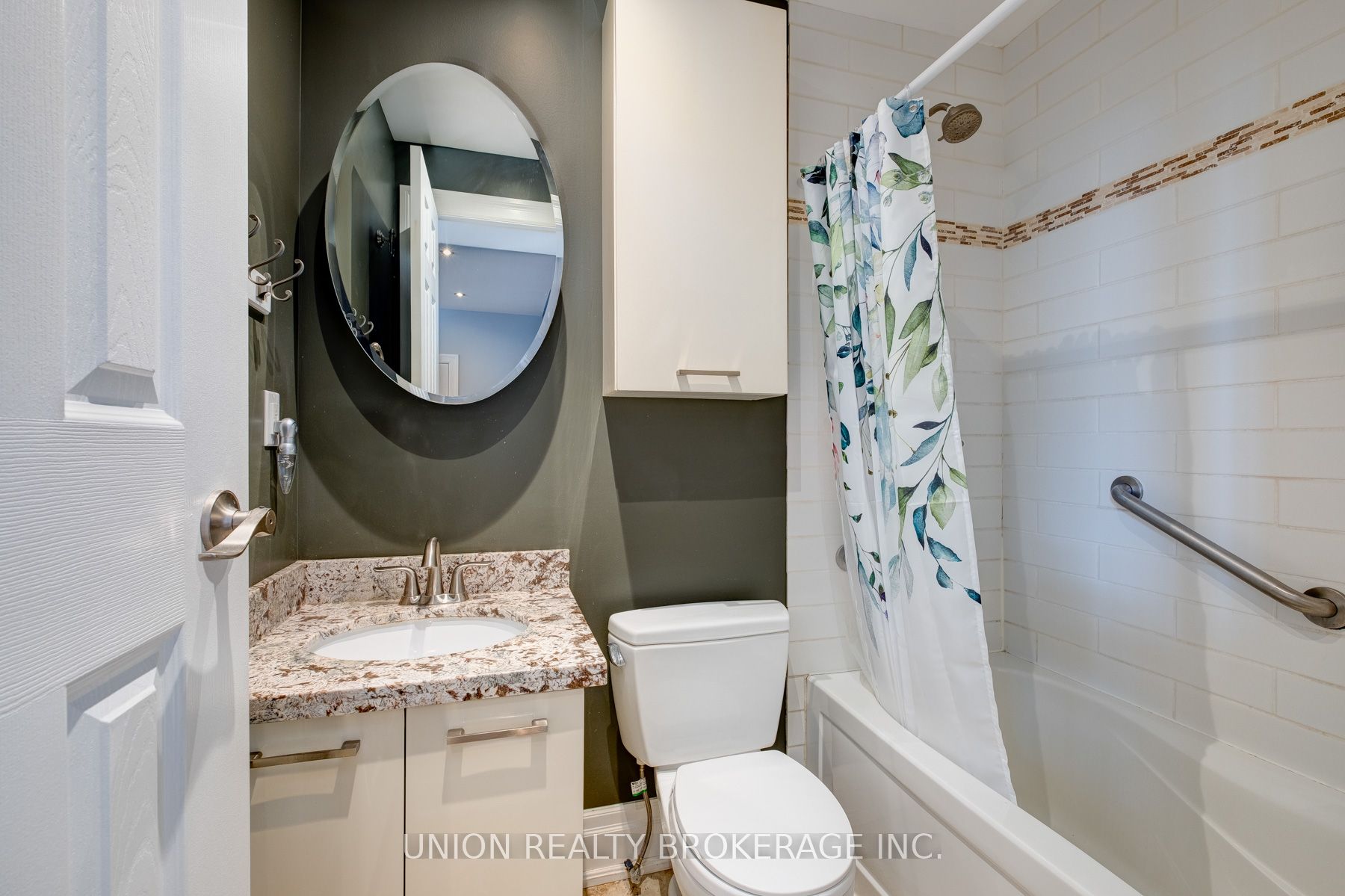 11 Ellerbeck St Property Photo 19