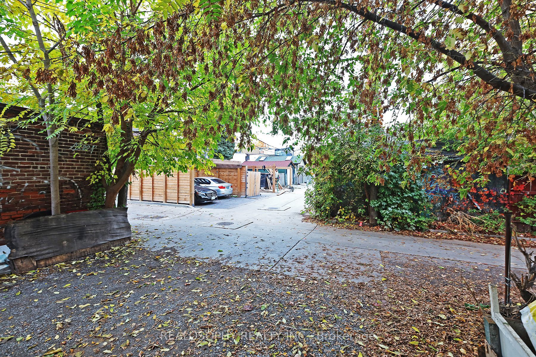 412 Danforth Ave Property Photo 12