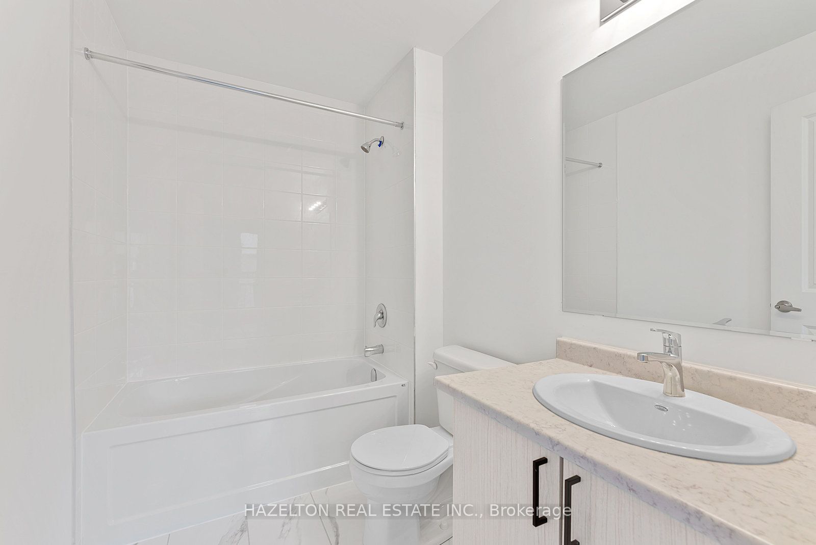13 Frank Lloyd Wright St W Property Photo 22